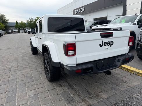 Used 2025 Jeep Gladiator Sport AWD/4WD image 7