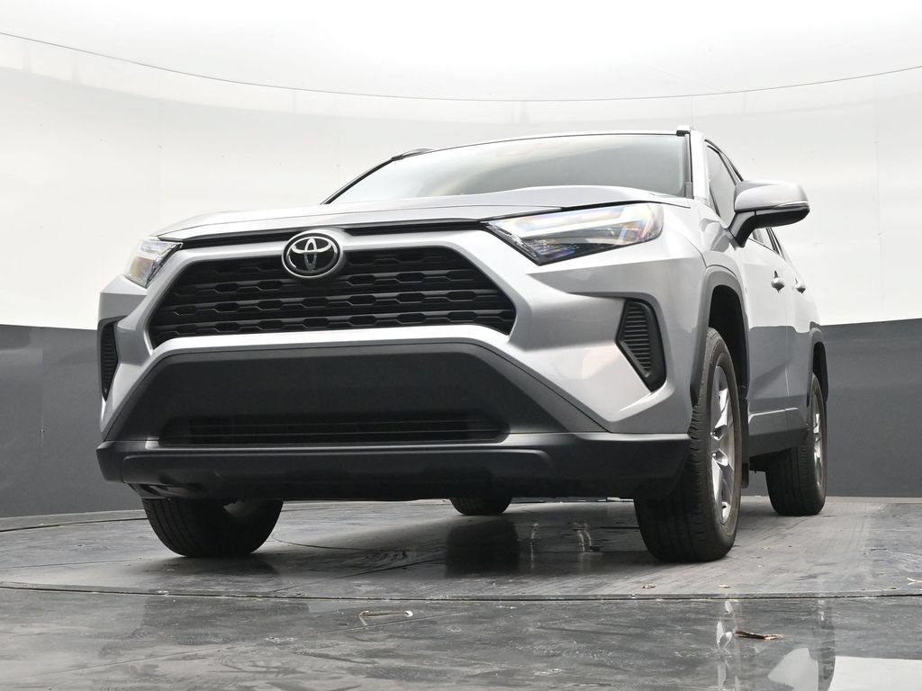 Used 2025 Toyota RAV4 XLE w/ Convenience Package FWD image 26