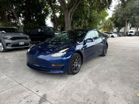 Used 2022 Tesla Model 3 RWD image 2