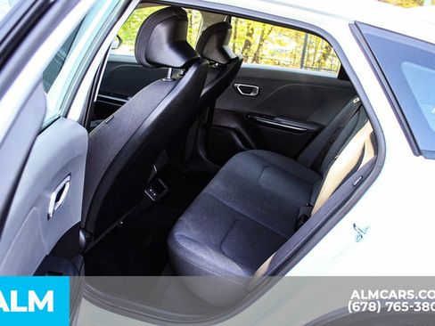 Used 2025 Kia K4 LXS image 17
