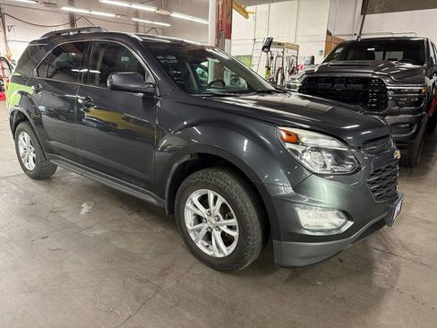 Used 2017 Chevrolet Equinox LT w/ Convenience Package FWD image 3