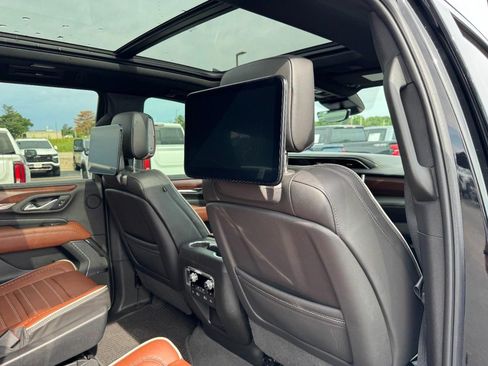 Certified 2023 GMC Yukon Denali Ultimate AWD/4WD image 19