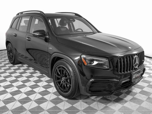 Used 2025 Mercedes-Benz GLB 35 AMG 4MATIC image 3