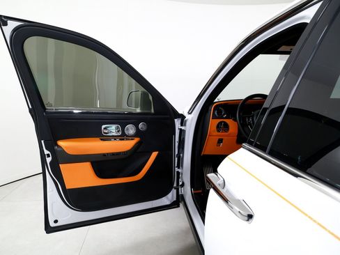 Certified 2020 Rolls-Royce Cullinan AWD/4WD image 10