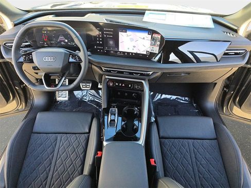 Used 2025 Audi SQ5 Premium Plus image 35