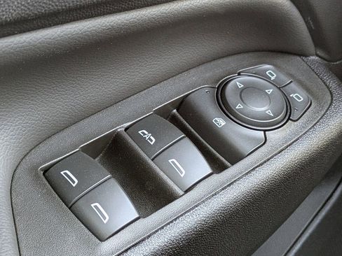 Used 2024 Chevrolet Equinox LT image 25