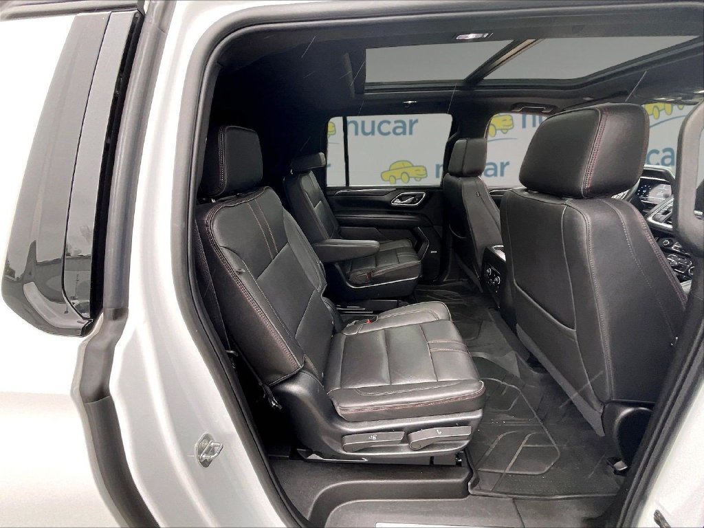 Used 2023 Chevrolet Suburban RST w/ Luxury Package AWD/4WD image 16