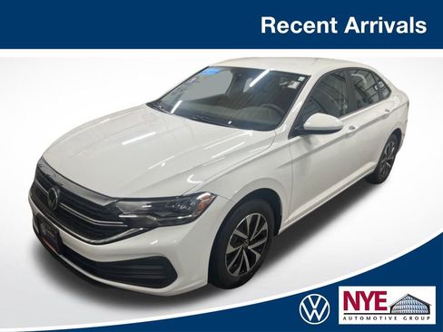 Used 2023 Volkswagen Jetta S image 1