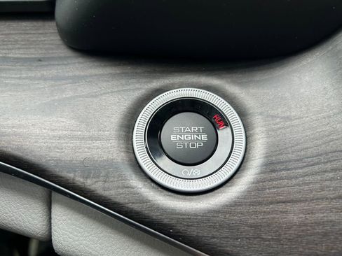 Certified 2023 Jeep Grand Cherokee Overland image 16