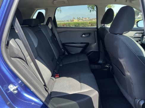 Used 2021 Nissan Rogue SV AWD/4WD image 16