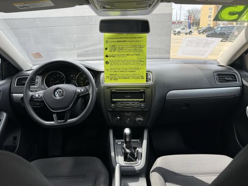 Used 2015 Volkswagen Jetta SE FWD image 5