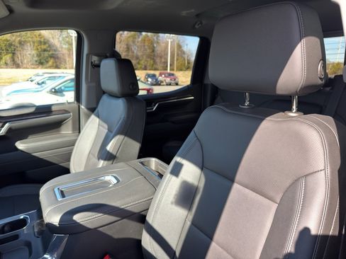 Used 2022 Chevrolet Silverado 1500 LTZ w/ Technology Package image 11