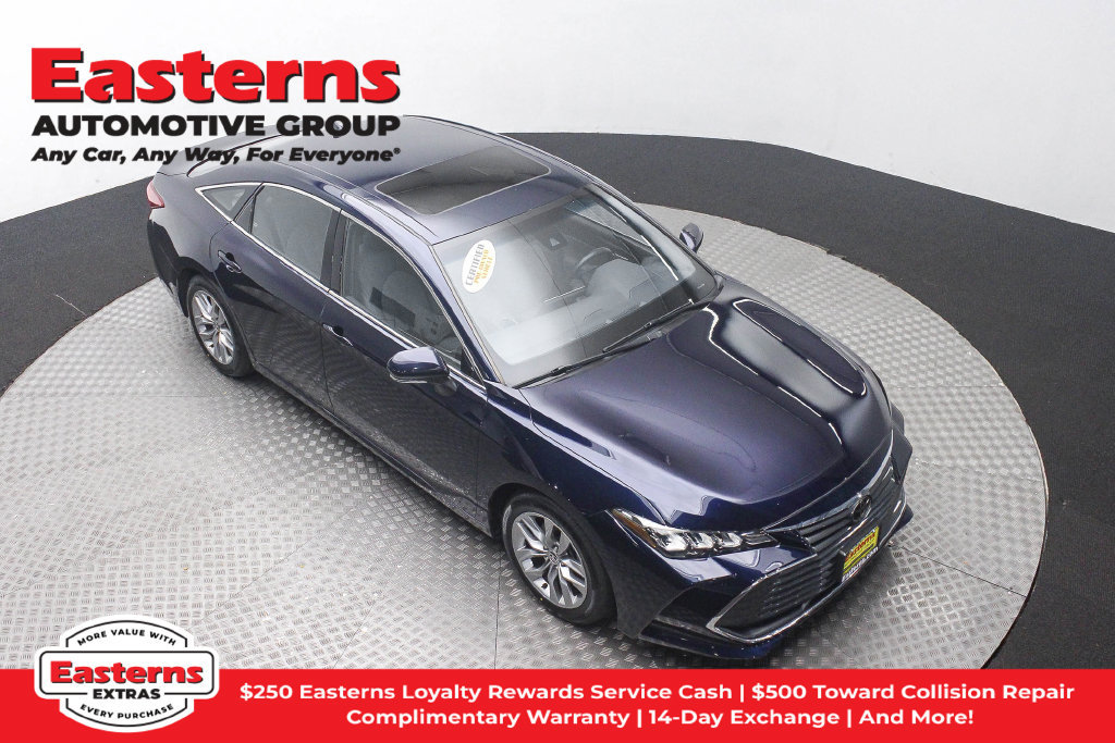 Used 2022 Toyota Avalon XLE w/ Moonroof Package FWD image 4