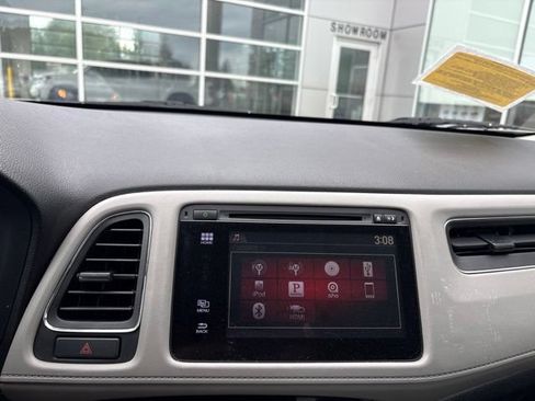 Used 2017 Honda HR-V EX image 16