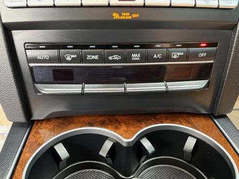 Used 2016 Mercedes-Benz E 550 Coupe w/ Premium 2 Package image 53