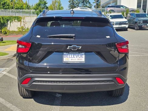 New 2026 Chevrolet Trax LT w/ Driver Confidence Package FWD image 4