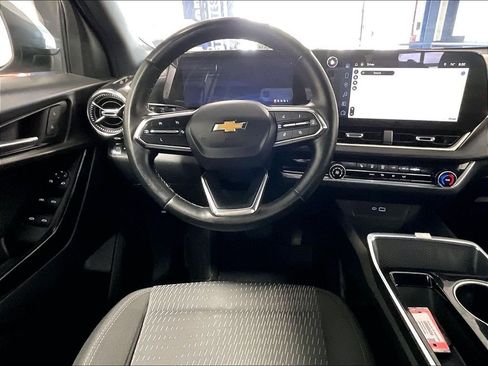 Used 2025 Chevrolet Equinox LT w/ Safety and Technology Package AWD/4WD image 17
