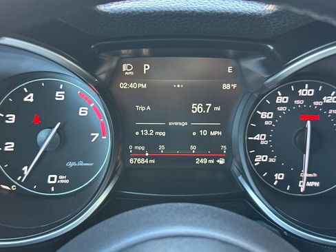 Used 2019 Alfa Romeo Stelvio Base image 29