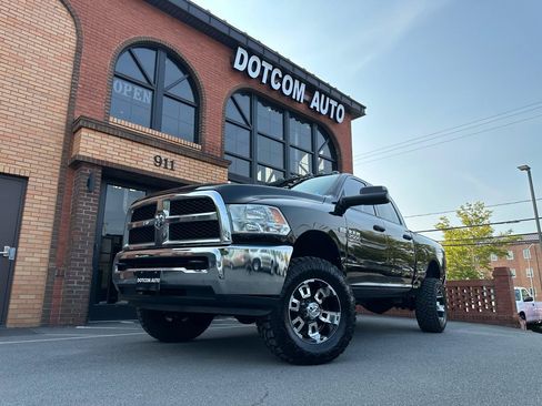 Used 2014 RAM 2500 Tradesman w/ Chrome Appearance Group AWD/4WD image 3