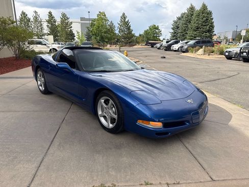 Used 2003 Chevrolet Corvette Coupe w/ Preferred Equipment Group RWD image 3