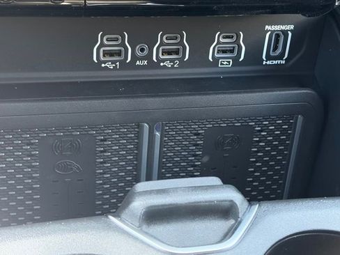 New 2026 RAM 1500 Laramie w/ Night Edition AWD/4WD image 23