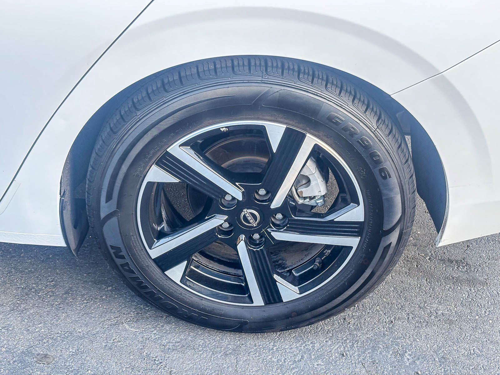 Used 2025 Nissan Sentra SV FWD image 12