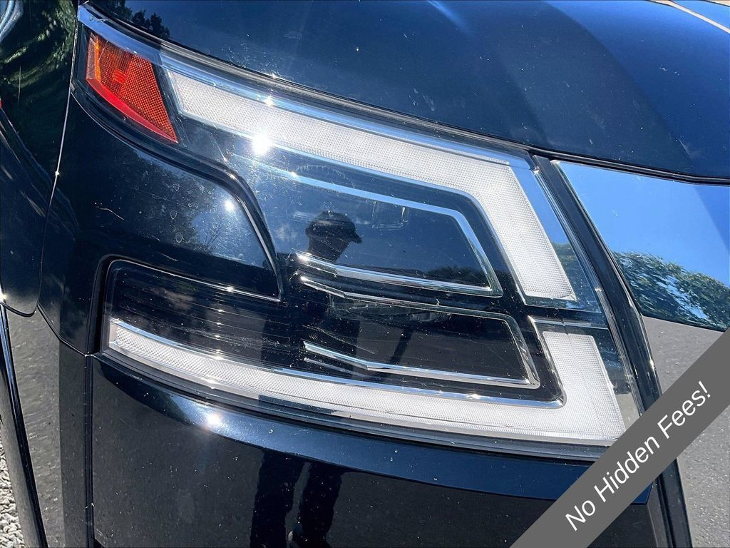 Used 2021 Nissan Armada Platinum w/ Captain's Chairs Package RWD image 27