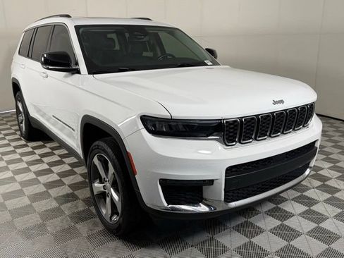 Used 2022 Jeep Grand Cherokee L Limited image 9