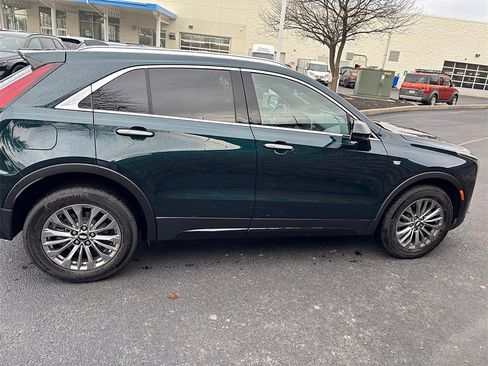 Used 2025 Cadillac XT4 Premium Luxury w/ Cold Weather Package image 7