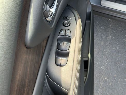 Used 2024 Nissan Murano Platinum w/ Cargo Package AWD/4WD image 16