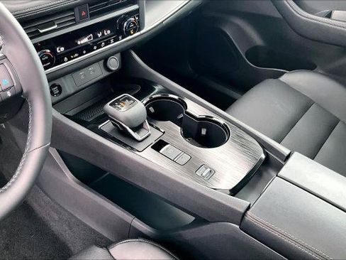 Certified 2026 Nissan Rogue SV w/ SV Premium Package FWD image 17