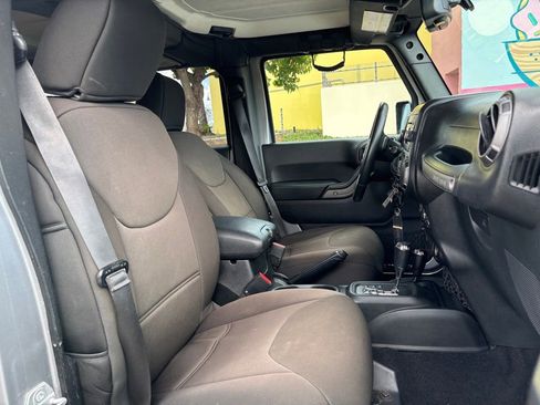 Used 2018 Jeep Wrangler Unlimited Sport S AWD/4WD image 9