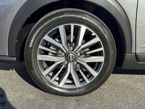 Certified 2024 Nissan Kicks SV image 9