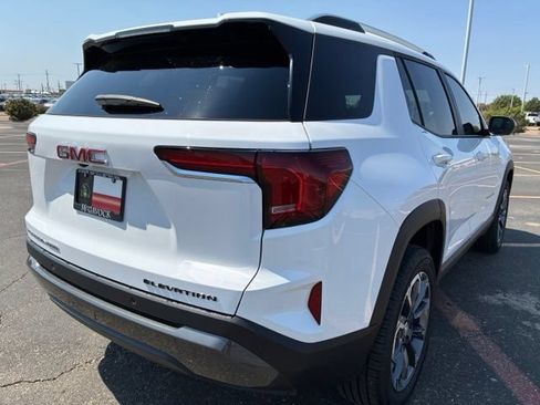 Used 2025 GMC Terrain Elevation w/ Elevation Premium Package AWD/4WD image 6