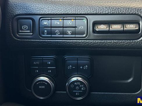 Certified 2022 GMC Yukon Denali image 31