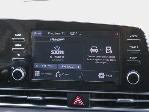 Used 2022 Hyundai Elantra SEL w/ Convenience Package FWD image 14