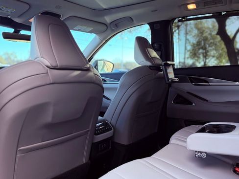 Certified 2026 INFINITI QX60 Luxe w/ Family Package image 31