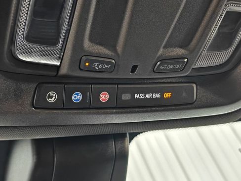Used 2022 Chevrolet Silverado 1500 LT w/ Safety Package II AWD/4WD image 11
