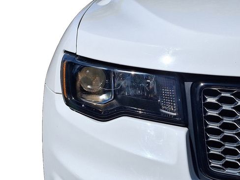 Used 2022 Jeep Grand Cherokee Laredo X AWD/4WD image 11