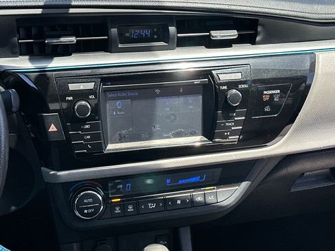 Used 2016 Toyota Corolla LE image 15