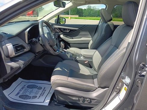 Used 2025 Subaru Outback Onyx Edition AWD/4WD image 13