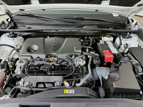 Used 2024 Toyota Camry SE image 31