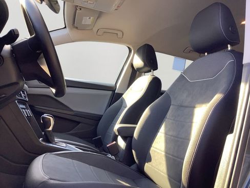 Used 2024 Volkswagen Taos SE image 24