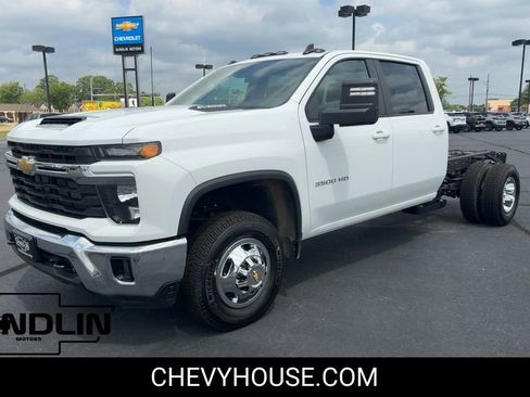 New 2026 Chevrolet Silverado 3500 LT w/ Convenience Package AWD/4WD image 4
