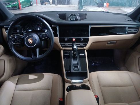 Used 2022 Porsche Macan Base image 14