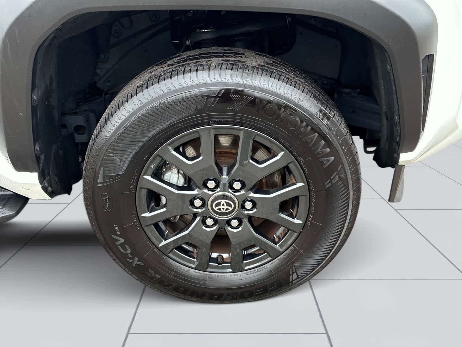 Used 2025 Toyota 4Runner SR5 AWD/4WD image 9