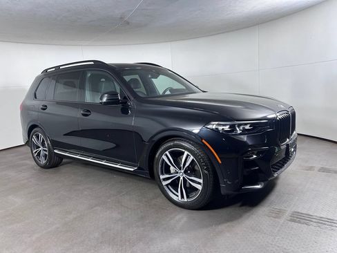 Used 2020 BMW X7 xDrive40i w/ M Sport Package AWD/4WD image 9