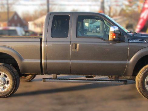 Used 2015 Ford F250 XLT w/ XLT Premium Package image 3