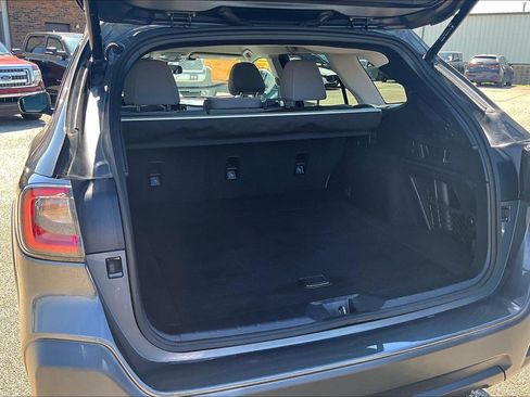 Used 2023 Subaru Outback Premium AWD/4WD image 18