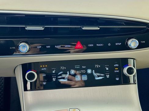 New 2026 Genesis GV70 2.5T Advanced image 14